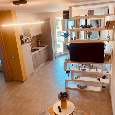Ferienwohnung Luxury Kln By Alezzi Mamaia Nord Năvodari Exterior foto