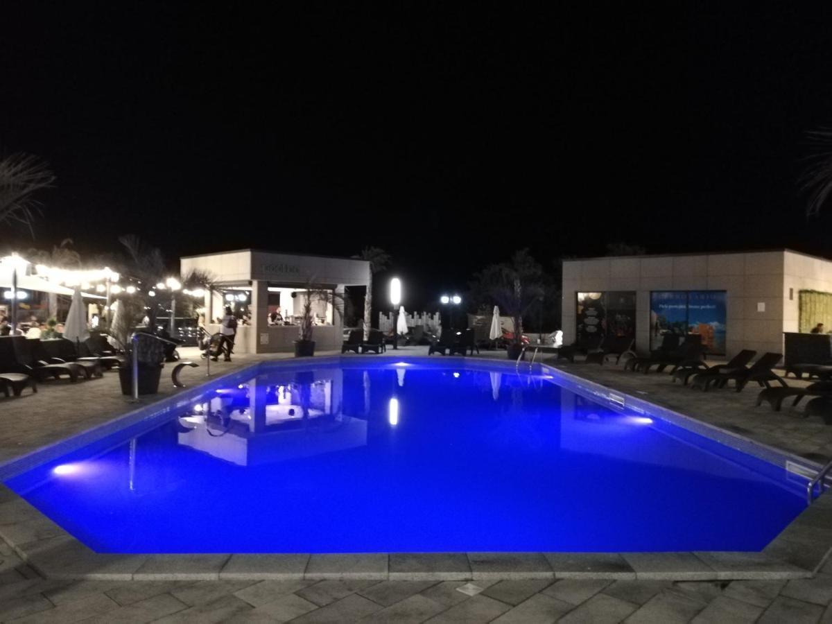 Ferienwohnung Luxury Kln By Alezzi Mamaia Nord Năvodari Exterior foto